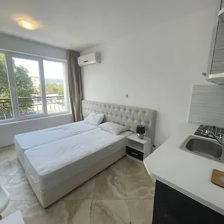 Apartament White Studio With а Pool In Sunny Beach